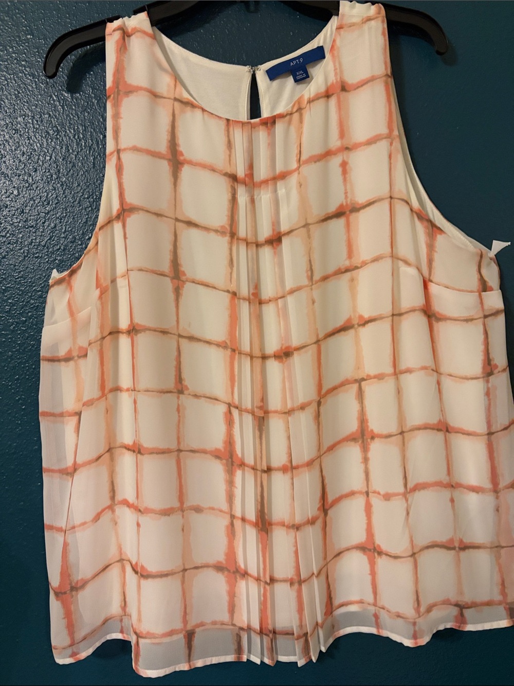 Apt. 9 White Tank Top with Coral Grid Print